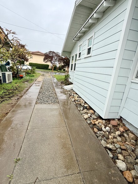 Driveway - 308 E School St