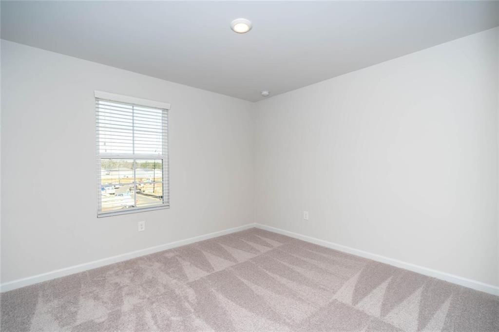 Building Photo - 242 Lookout Dr