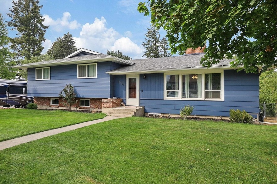 Building Photo - 11105 E 8th Ave