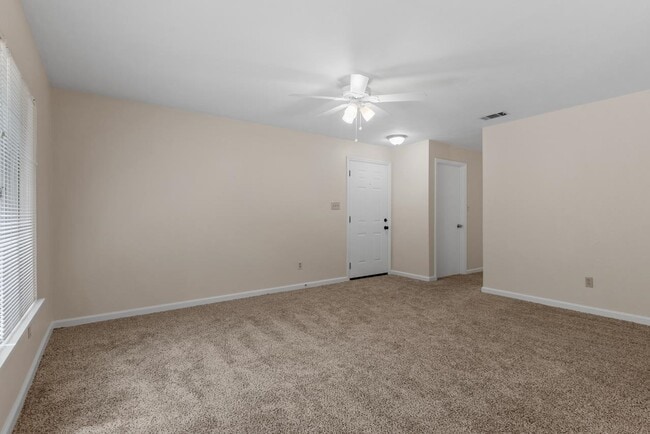 Building Photo - 2188 Claremont Ln