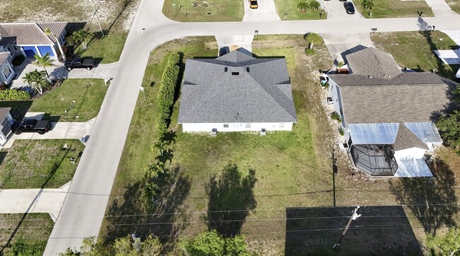 Building Photo - Spacious Duplex in SW Cape Coral