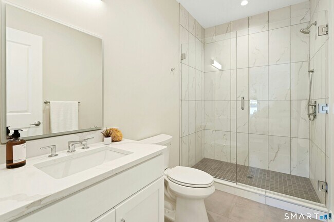 Building Photo - 340 Heights Rd