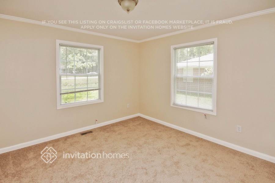 Building Photo - 6323 Temple St