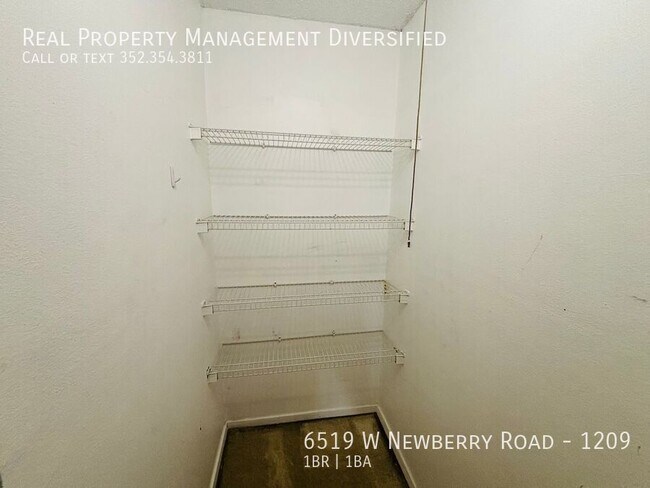 Building Photo - 6519 W Newberry Rd