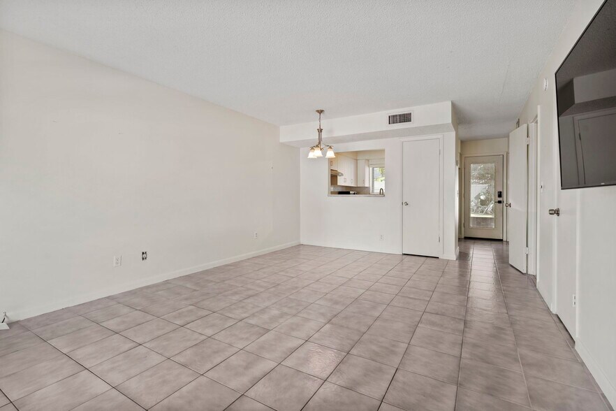 Living Room/Dining Room - 122 Pine St