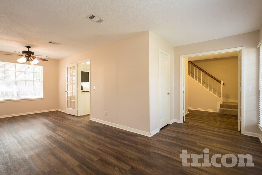 Building Photo - 18139 Lake Bend Dr