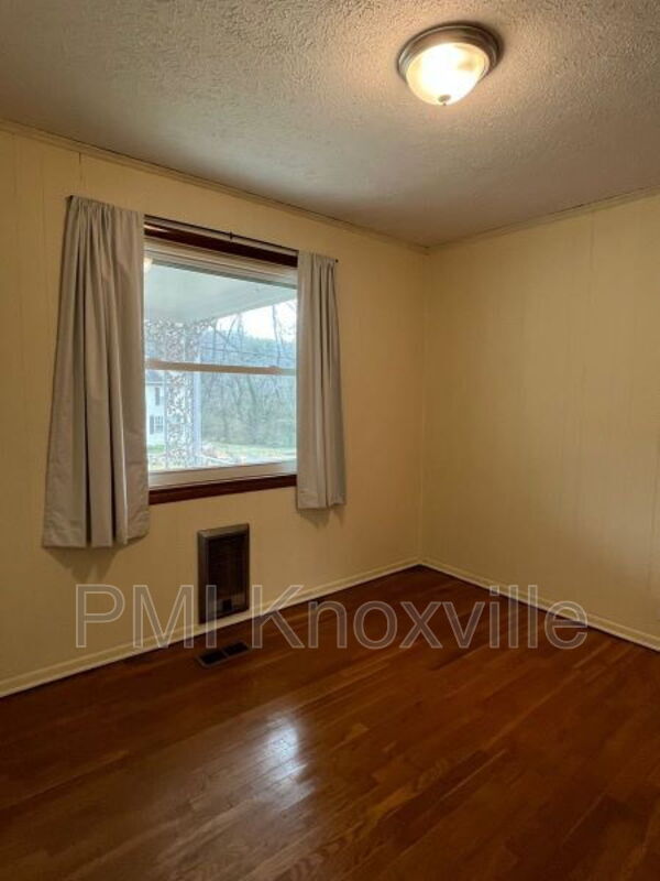 Building Photo - 4308 Lonas Dr