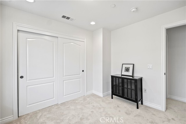 Building Photo - 1128 Huntington Dr