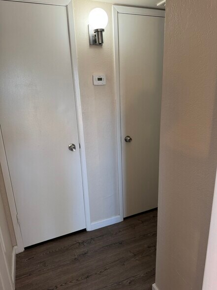 Hallway - 1550 W Ashlan Ave