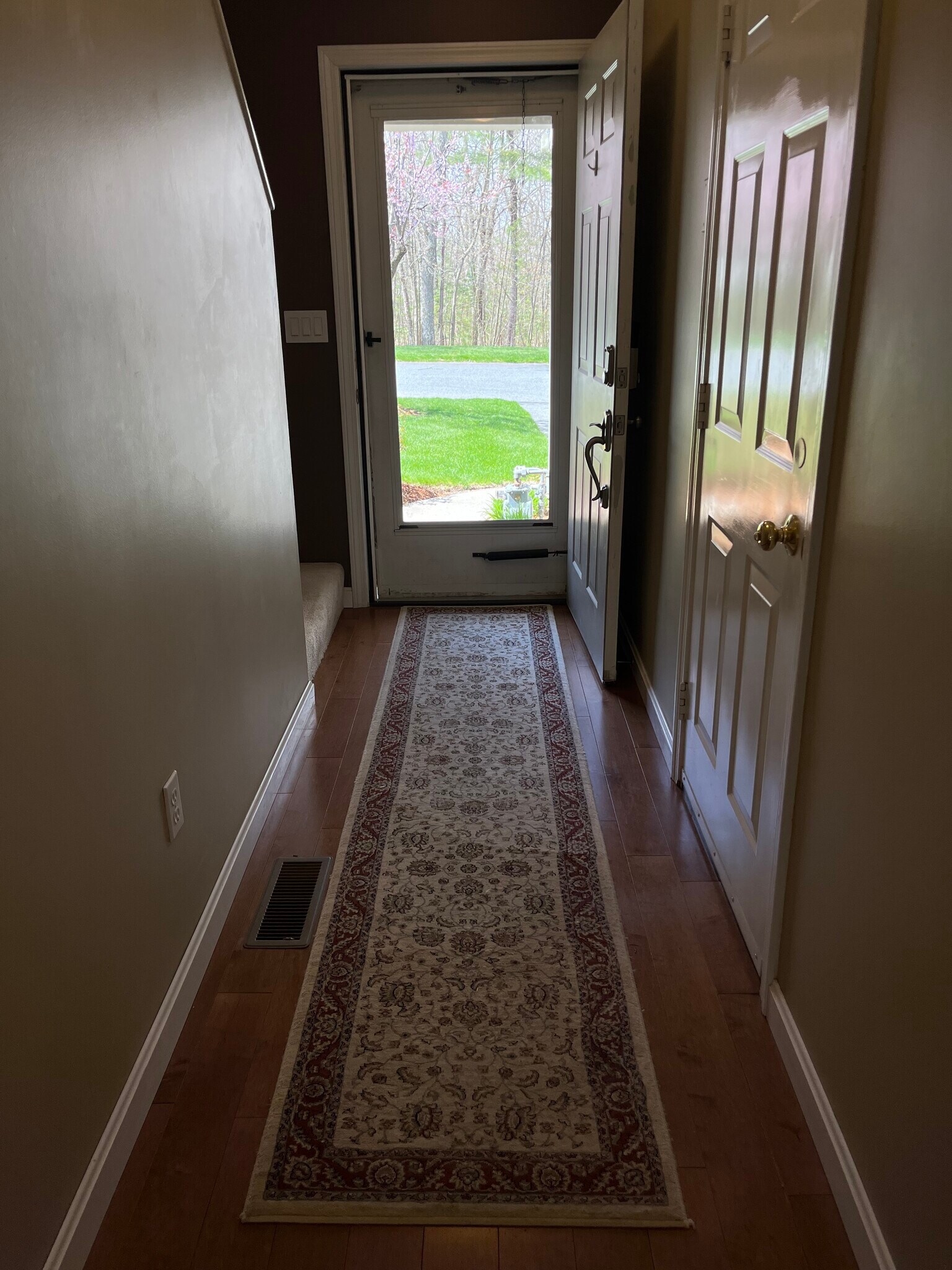 Entrance (level 2) - 9 Ann Dr