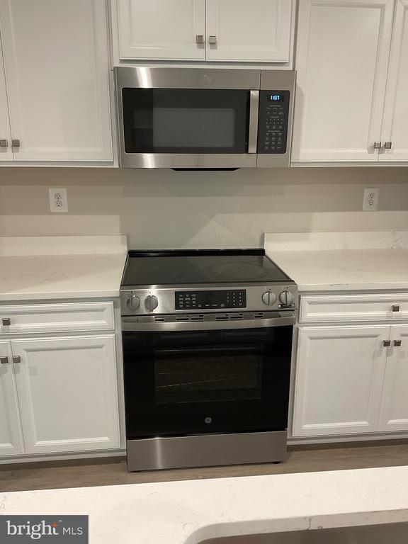 Building Photo - 4317 Southerby Dr