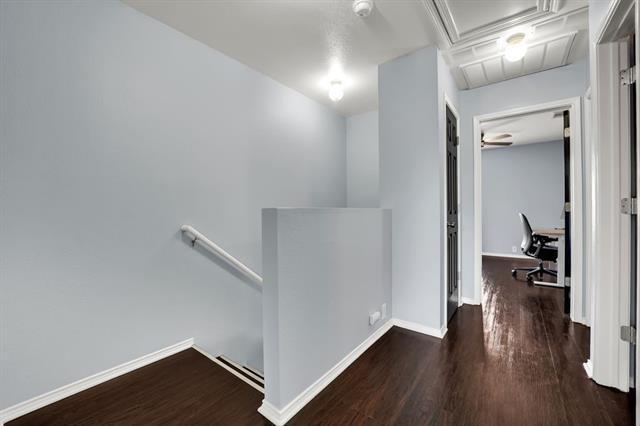 Building Photo - 909 Carlton Rd