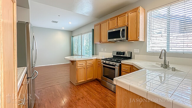 Building Photo - 476 Scatterwood Ln