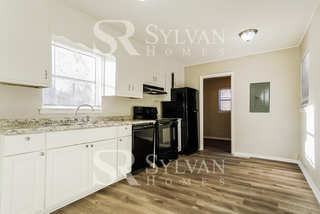 Building Photo - Carve Out a Great Life Here!