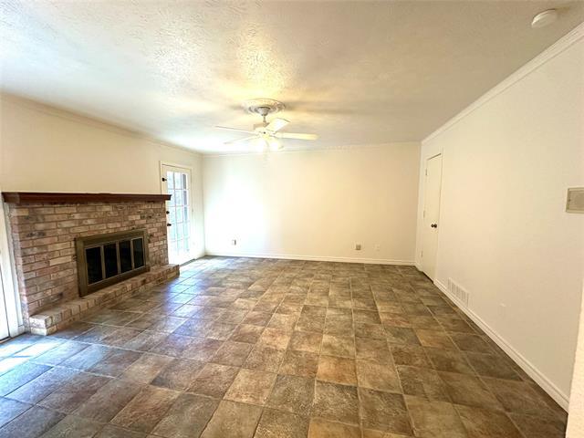 Building Photo - 10219 Dale Crest Dr