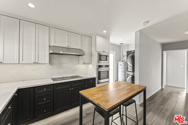 Building Photo - 2654 33rd St