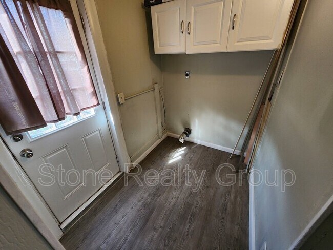 Building Photo - 1467 S 8th St