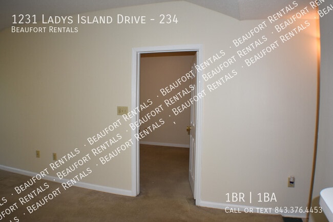 Building Photo - 1231 Ladys Island Dr