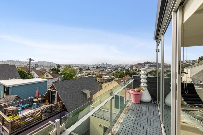 Building Photo - OPEN HOUSE: Saturday (6/20) 4:30pm-5:00pm. Stunning 3-Level Single Family Home with Modern Touche...