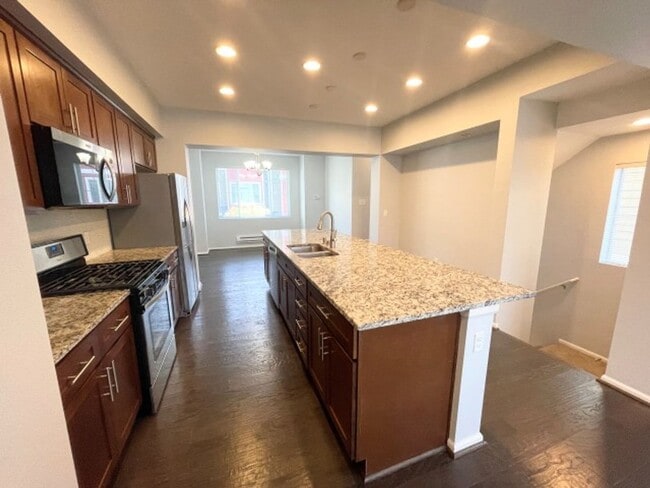 Building Photo - 3bd/3.5ba Bothell Townhouse