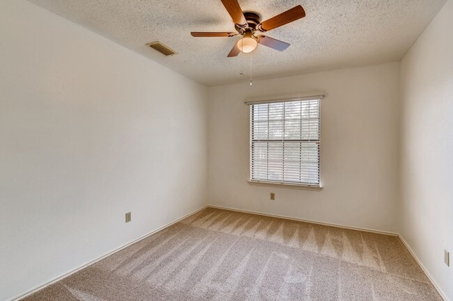 Building Photo - Westcreek Subdivision - 4 bedrooms- master...