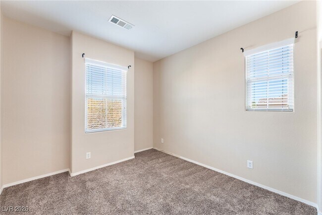 Building Photo - 10625 Mt Jefferson Ave