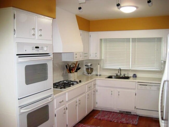 Building Photo - 108 E Burnam Rd