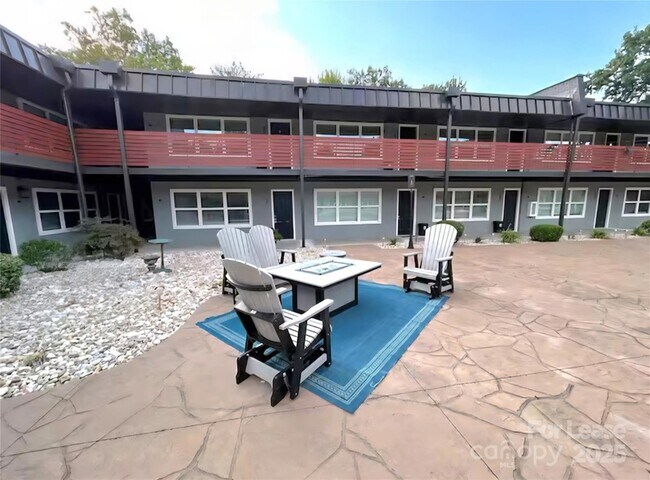 Building Photo - 2000 Patio Ct