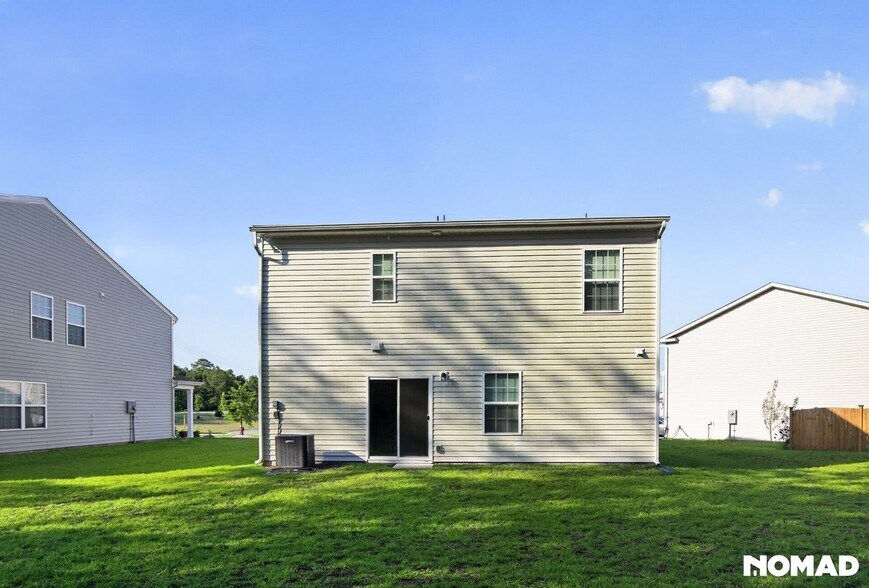 Building Photo - 6 Parkwood Ct
