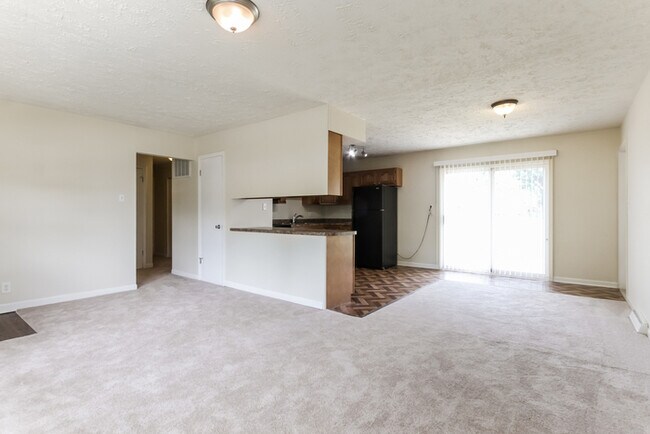 Building Photo - One Month Free Rent!! You're going to love...
