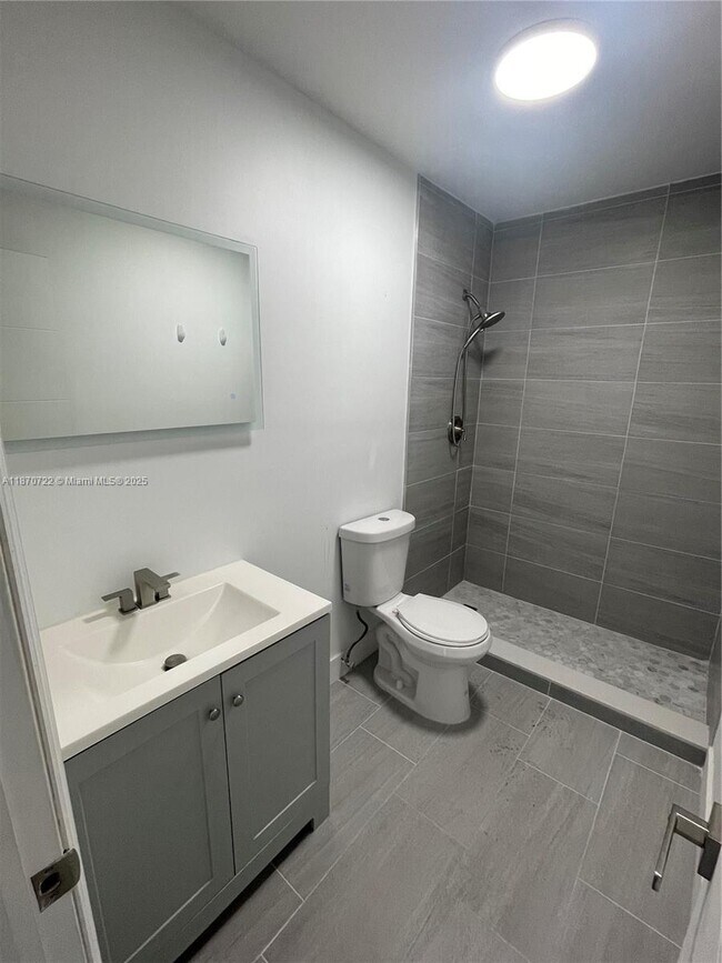 Building Photo - 6930 Miami Gardens Dr