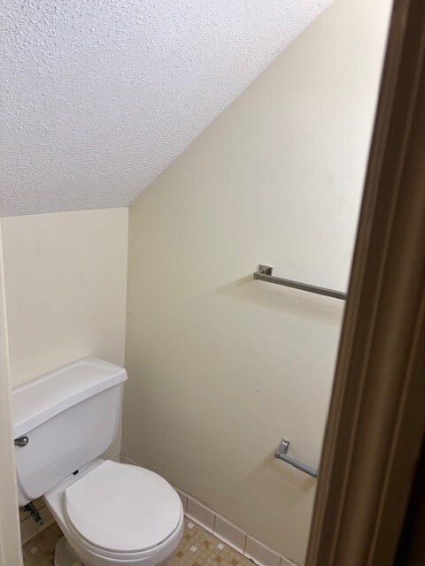 Building Photo - 1090 N Guignard Dr