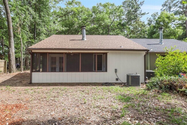 Building Photo - 2556 Panther Creek Rd