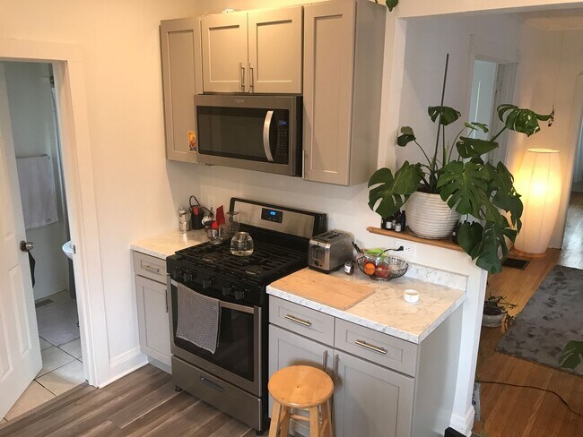 Building Photo - 88 Asbury St