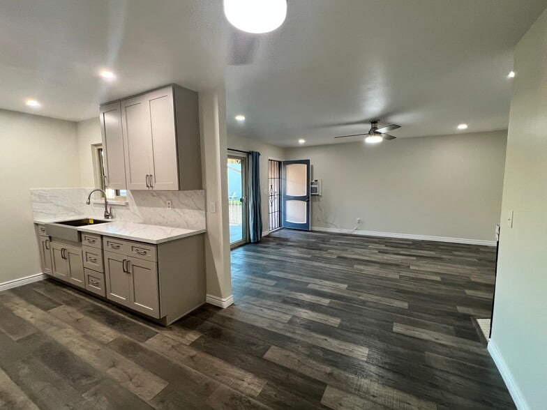 Building Photo - 10730 Droxford St