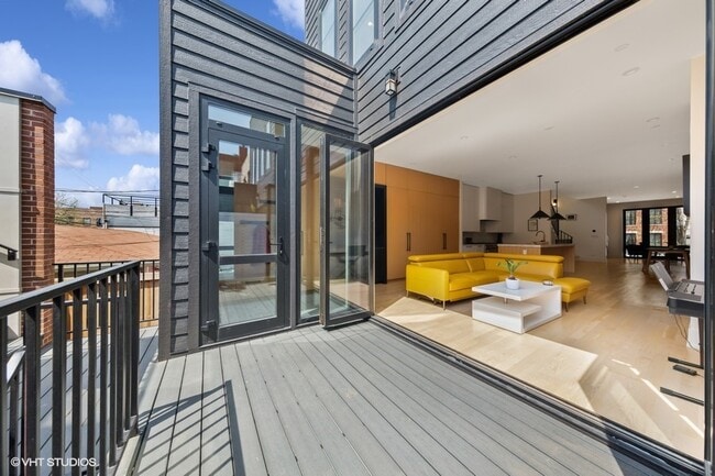 Building Photo - 1844 N Maud Ave