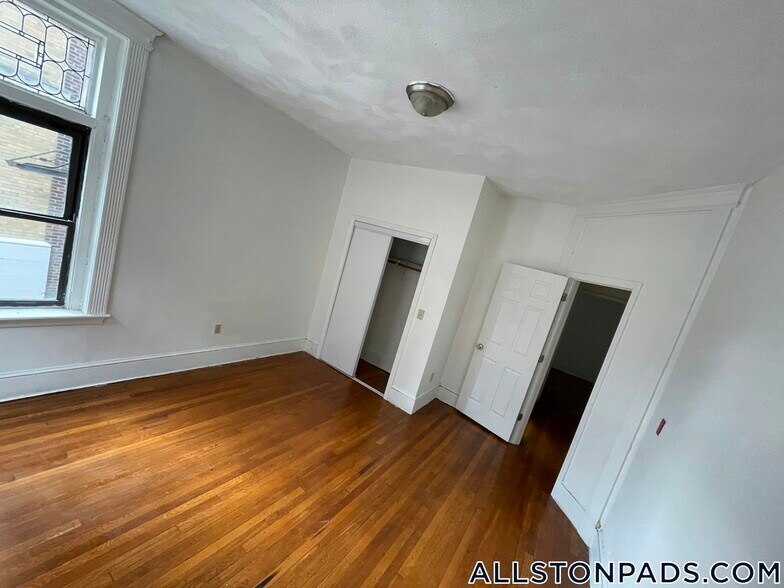 Building Photo - 1254 Commonwealth Ave