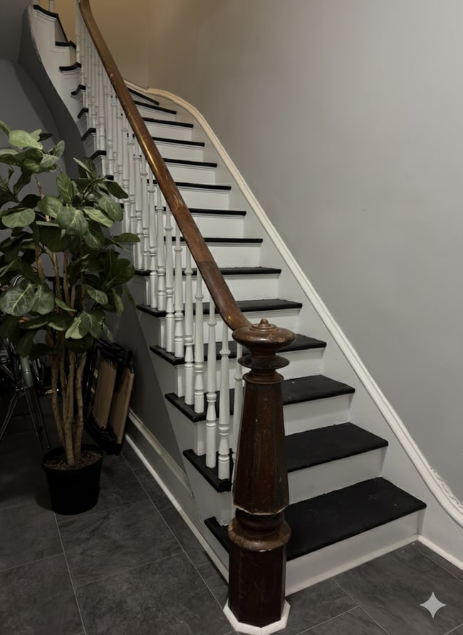 Building Photo - 519 S 8th St