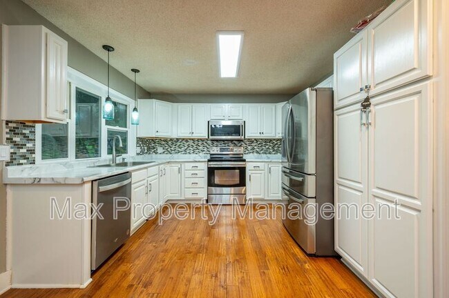 Building Photo - 9408 Horton Ave