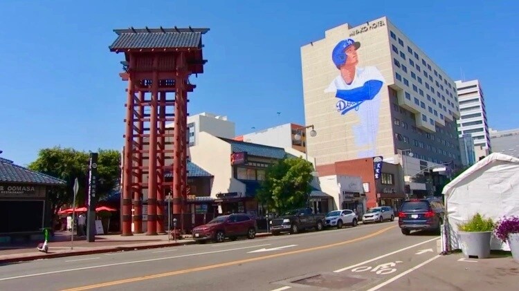 Building Photo - 222 S Central Ave