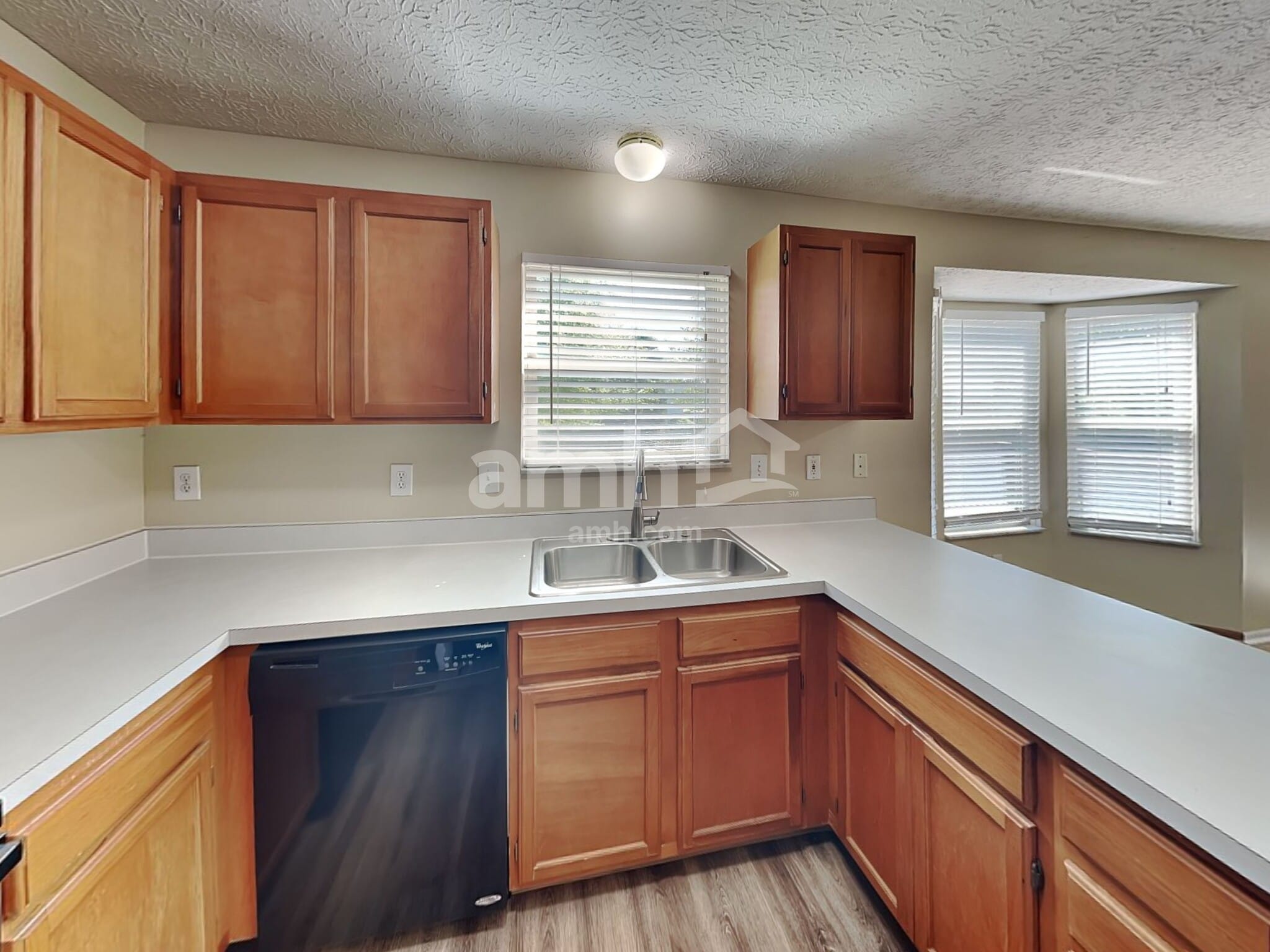 Building Photo - 1333 Sandrell Dr