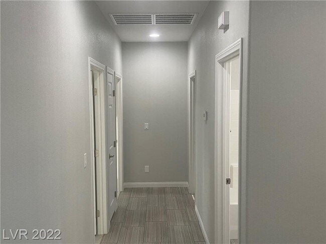 Building Photo - 4966 Andover Dr