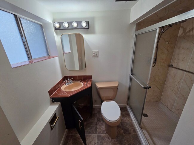 Building Photo - 2136 N 187th St