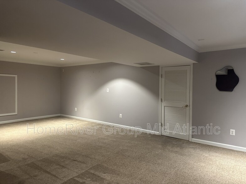 Building Photo - 8308 Holly Haven Ln