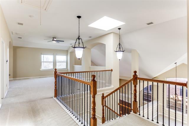 Building Photo - 3825 Miramar Dr