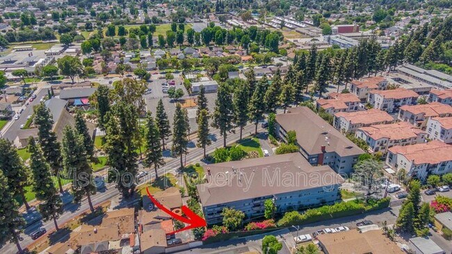 Building Photo - 12035 Beverly Blvd