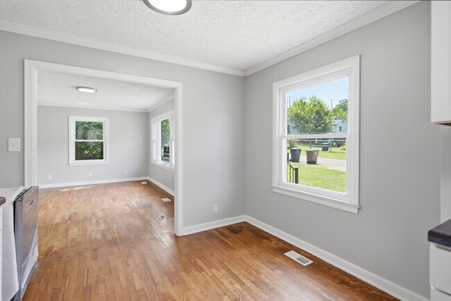 Building Photo - 2706 Jefferson Ave