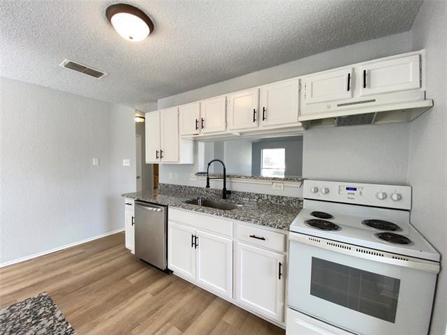 Building Photo - 209 Hickory Springs Dr
