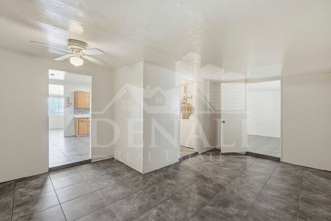 Building Photo - 1808 W Caravelle Rd