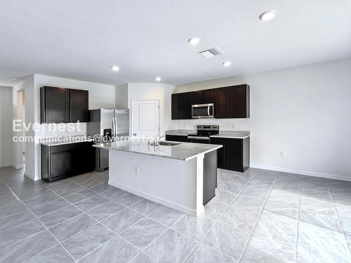 Building Photo - 8332 Juning Cove